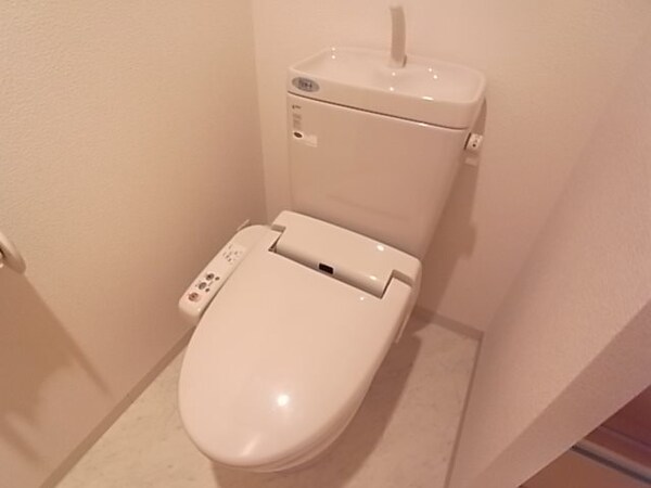 トイレ(ゆったりとした空間のトイレです)