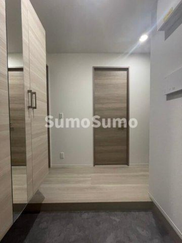 玄関(毎日通る玄関はこちらです)