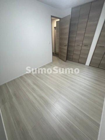 物件内観写真19　(こちらの居間で趣味の時間をお楽しみください)