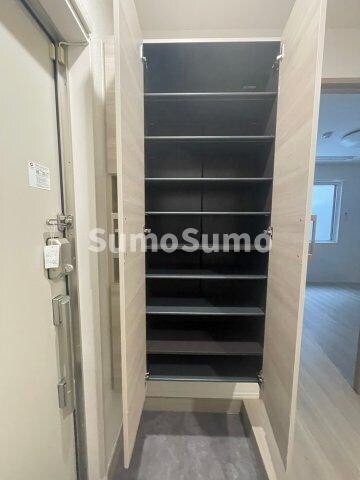 物件内観写真22　(大きなスペースがあり、収納には困りません)