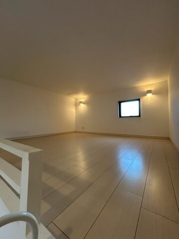 物件外観写真2　(建物の内部です)