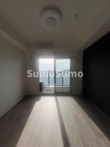 物件内観写真5　(こちらの居間で趣味の時間をお楽しみください)