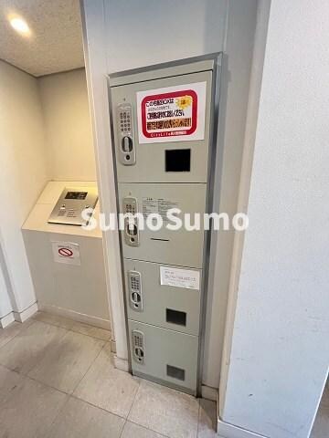 物件外観写真2　(便利な宅配ボックス完備♪)