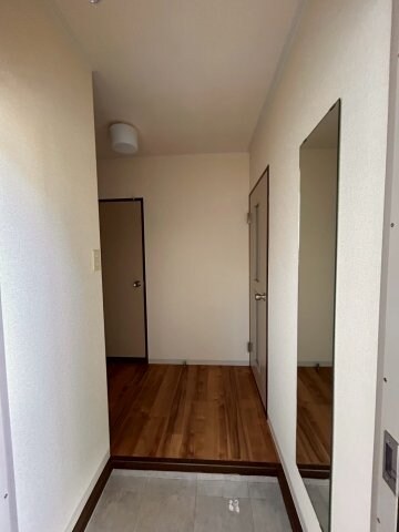 物件内観写真3　(玄関です)