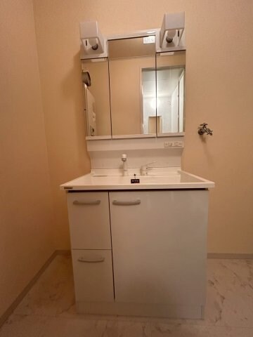 物件内観写真18　(スペースが確保できる洗面所です)