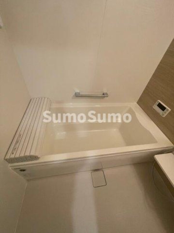 浴室(コンパクトで使いやすいお風呂です)