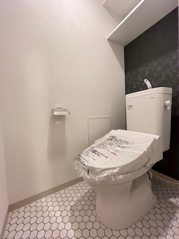 トイレ(落ち着いた色調のトイレです)