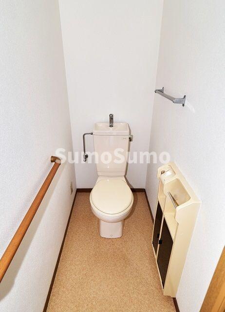 物件内観写真10　(ゆったりとした空間のトイレです)