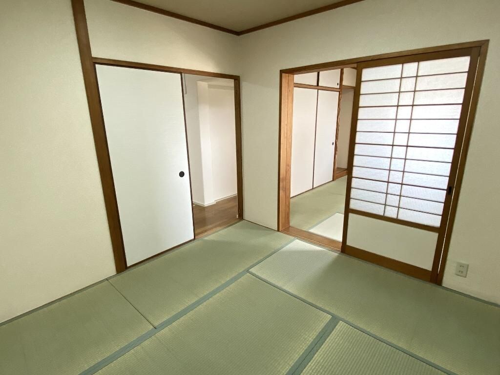 物件内観写真12　(趣のある和室です)