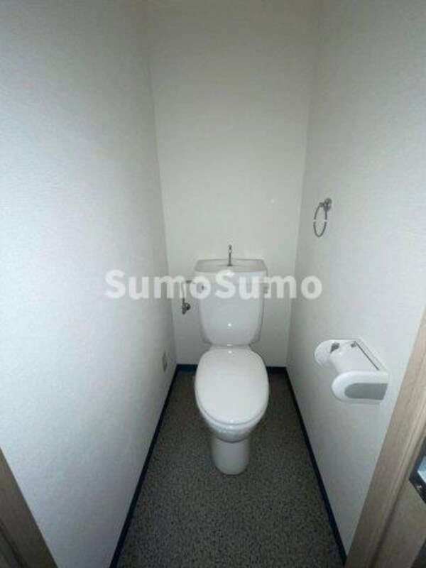 トイレ(コンパクトで使いやすいトイレです)