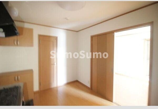 物件内観写真5　(リビングです)