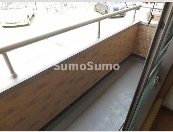 物件内観写真11　(開放的で明るい空間を演出してくれるバルコニーです)