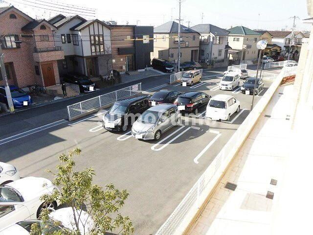物件外観写真2　(駐車場があります)