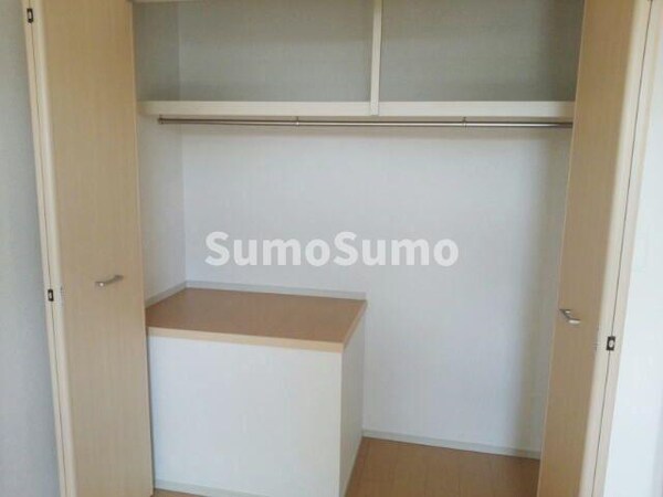 収納(小物を収納するのに便利です)