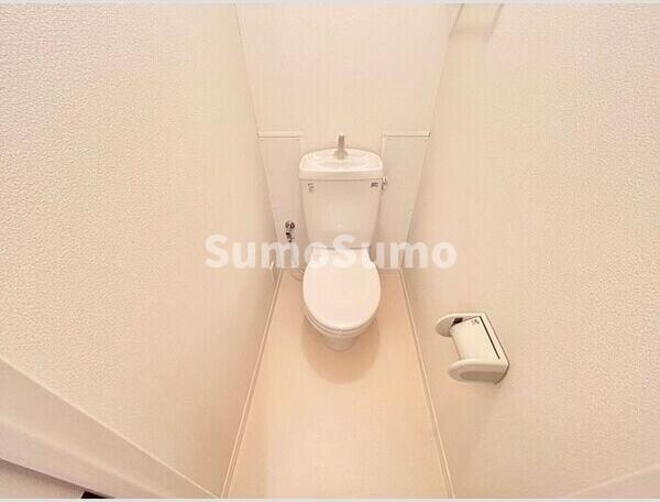 トイレ(コンパクトで使いやすいトイレです)