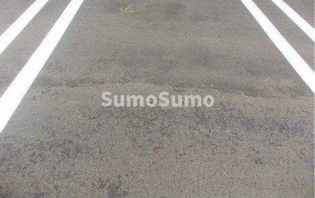 物件外観写真2　(駐車場完備です)