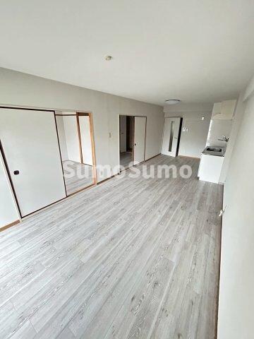 物件内観写真4　(使いやすいリビングです)