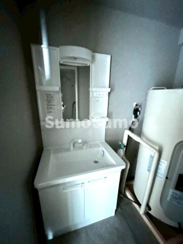 物件内観写真8　(脱衣スペースもあります)