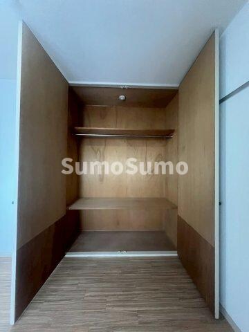 物件内観写真14　(たっぷりとした収納スペースです)