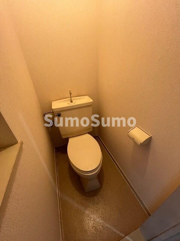 トイレ(コンパクトで使いやすいトイレです)