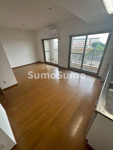 物件内観写真12　(おしゃれなリビングです)