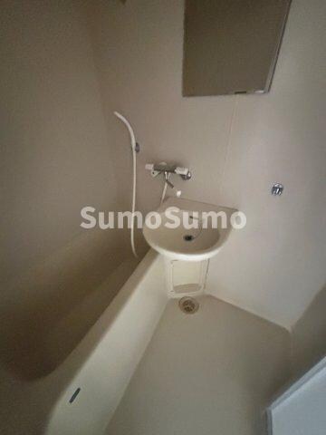 物件内観写真6　(日々の疲れを癒すお風呂付です)