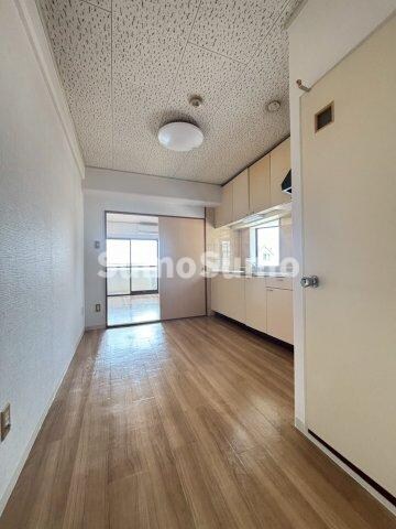 物件内観写真7　(ゆったり過ごせる居間です)