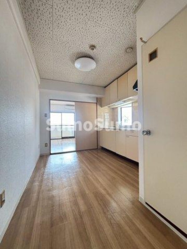 居室(ゆったり過ごせる居間です)