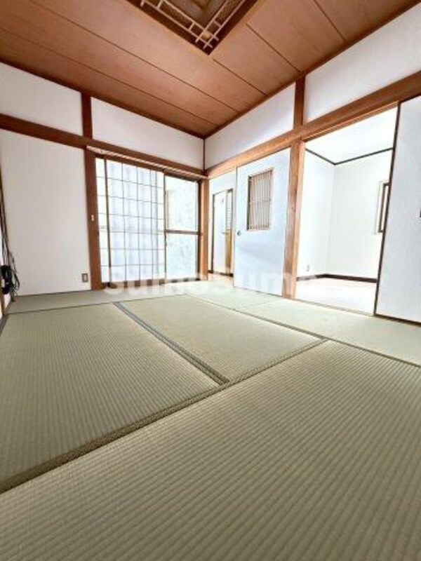 和室(明るい和室です)
