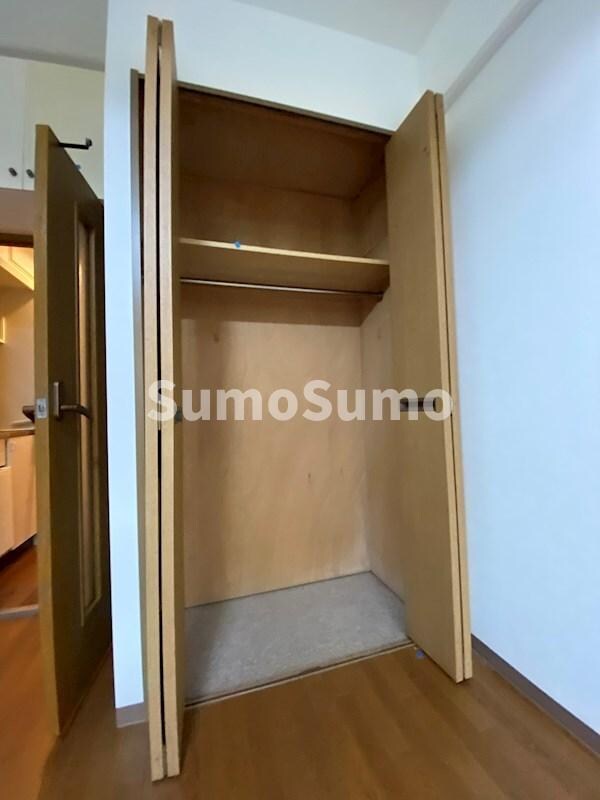 物件内観写真14　(大きなスペースがあり、収納には困りません)