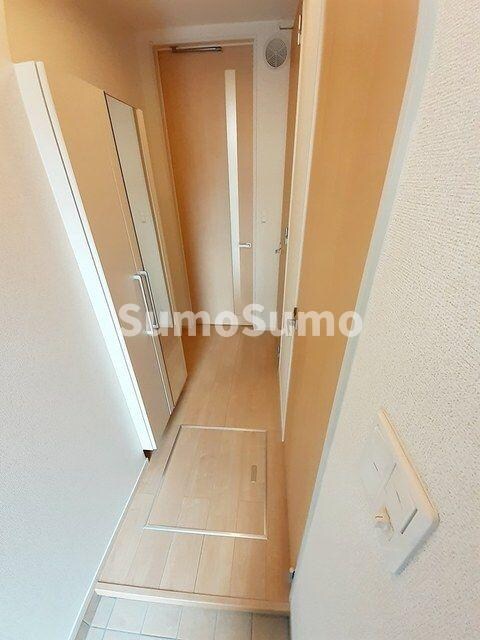 物件内観写真3　(落ち着いた玄関です)