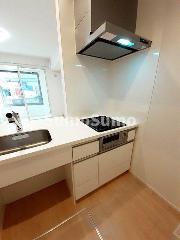 キッチン(コンパクトなキッチンで掃除もラクラク)