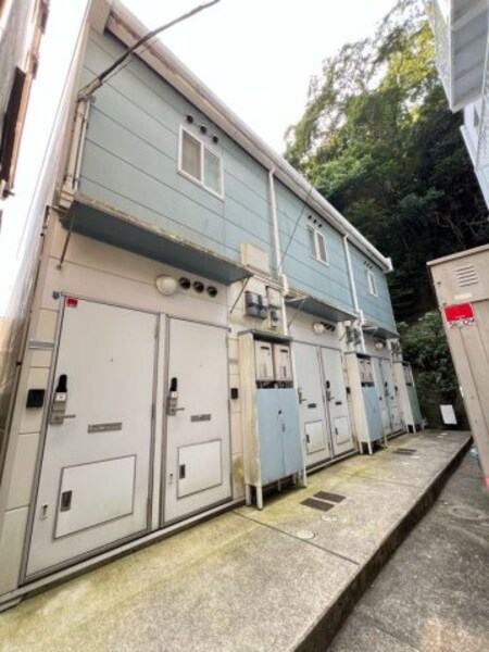 レオパレス新神戸外観写真