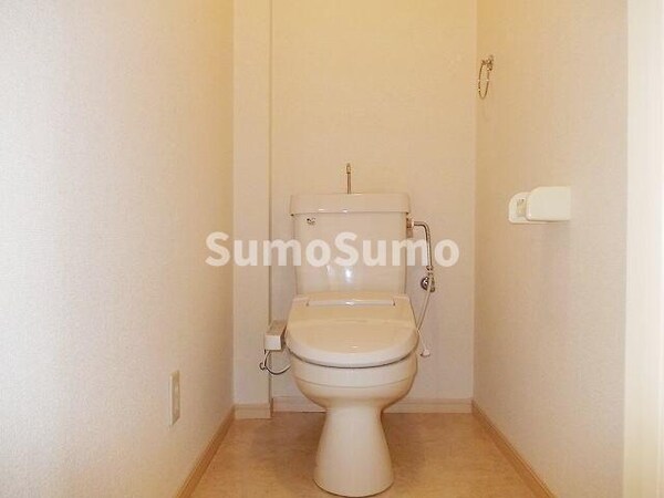 トイレ(シンプルで使いやすいトイレです)