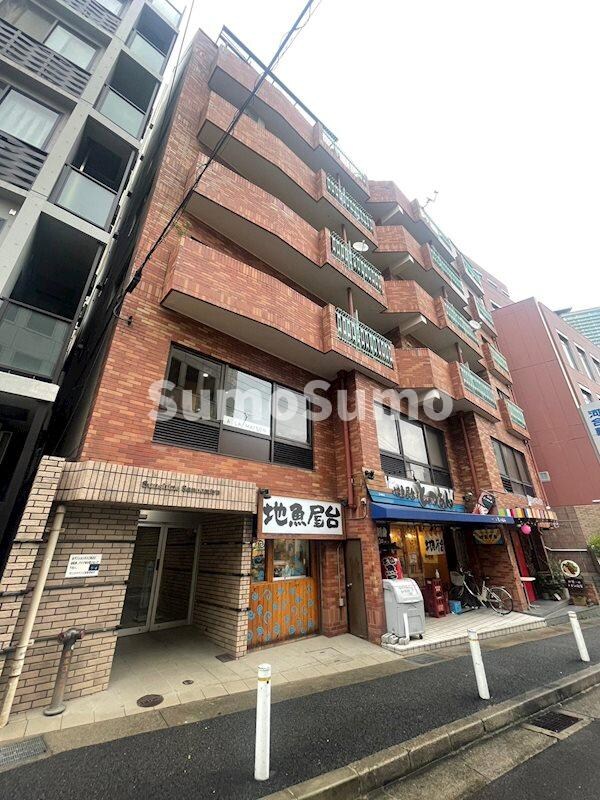 物件外観写真1　(外観は落ち着いています)