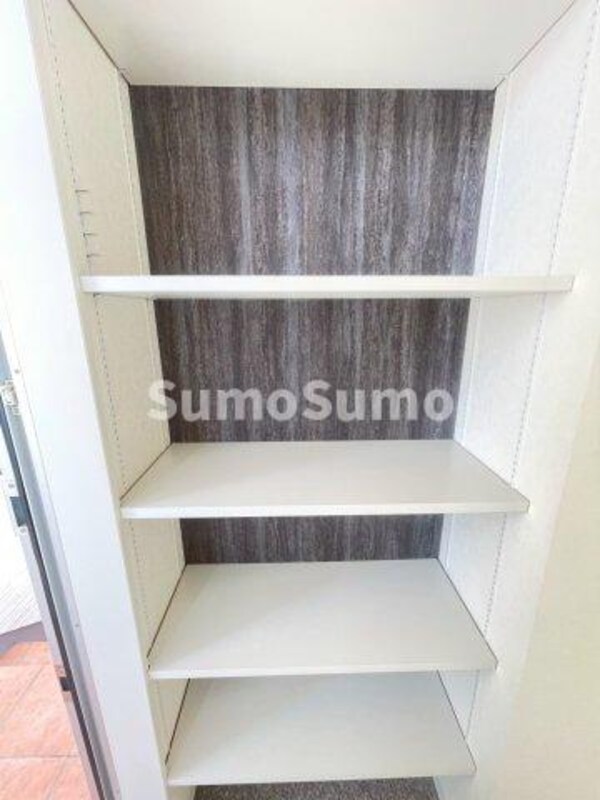 収納(小物を収納するのに便利です)