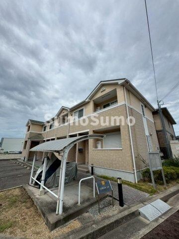 物件外観写真1　(建物外観を気になさる方へ、見た目の良い物件です)