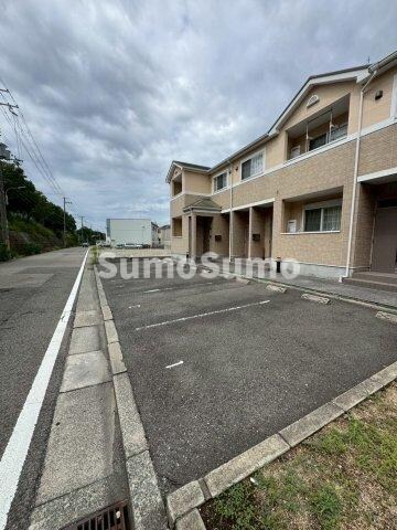 物件外観写真3　(カースペースがあります)