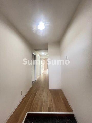 物件内観写真4　(落ち着いた玄関です)