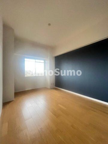 物件内観写真28　(おしゃれな居間です)