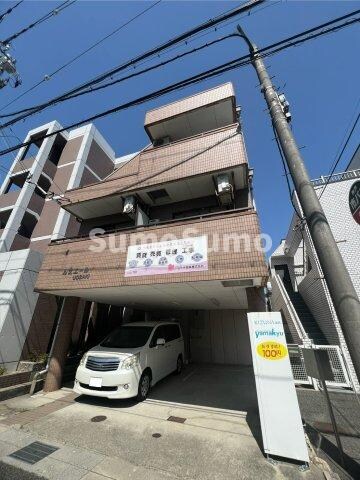 物件外観写真2　(外観は落ち着いています)