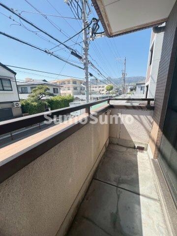 物件内観写真18　(お洗濯にも便利なバルコニー付き)