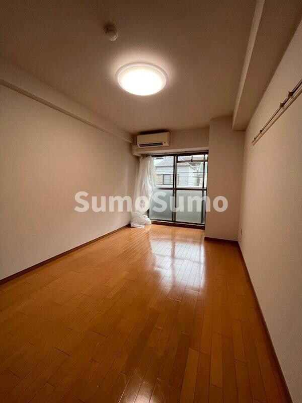 物件内観写真6　(使い勝手のいい寝室です)