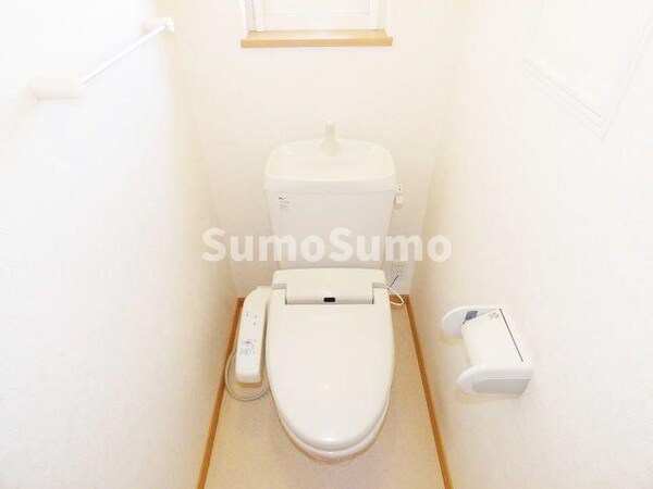 トイレ(コンパクトで使いやすいトイレです)