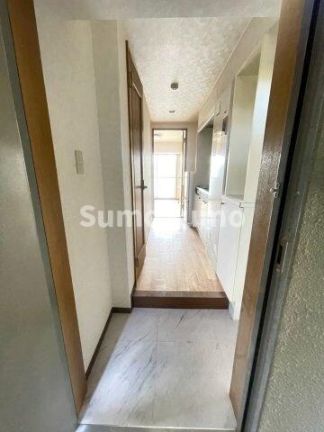 物件内観写真4　(落ち着いた玄関です)