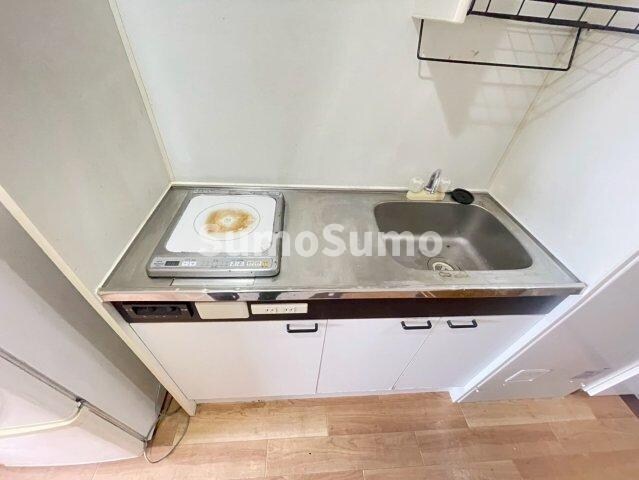 物件内観写真18　(コンパクトなキッチンで掃除もラクラク)