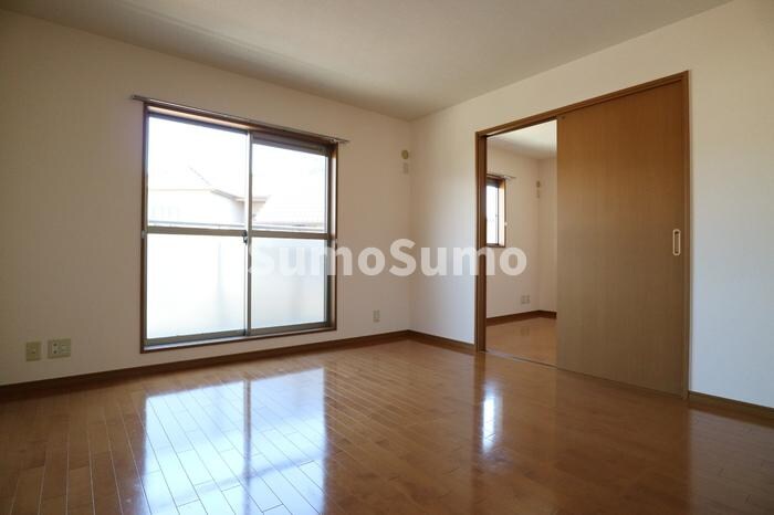 物件内観写真6　(ゆったりした洋室です)