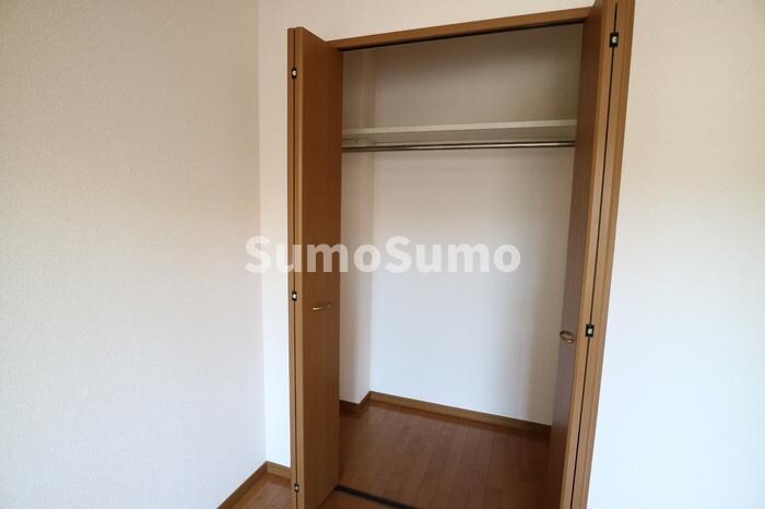 物件内観写真10　(収納豊富です)