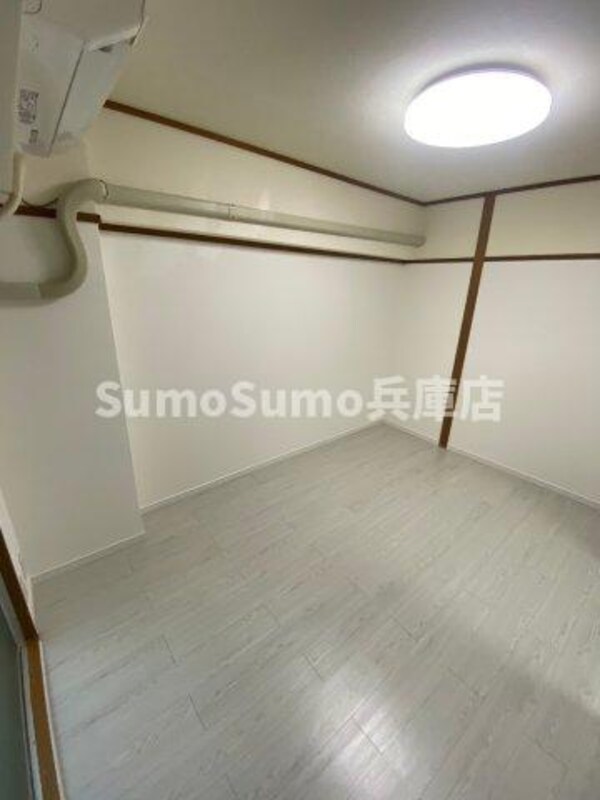 居室(ゆったり過ごせる居間です)