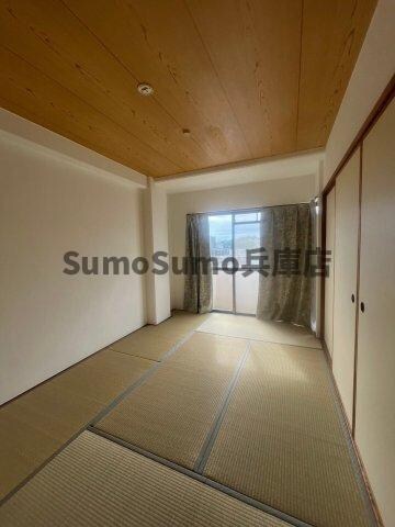 物件内観写真10　(柔らかい畳が心地よい和室)